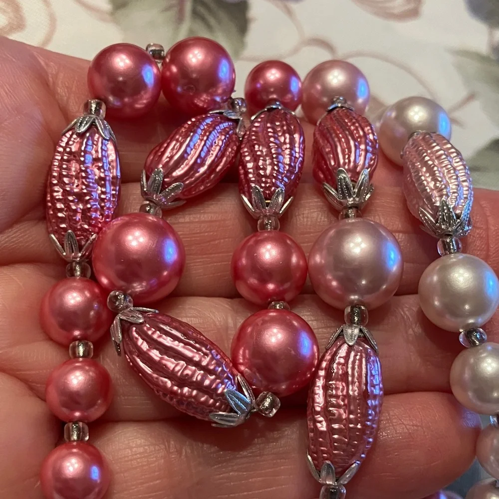 JAPAN SIGNED FOUR STRAND OF GORGEOUS FAUX PEARLS PINK BEADS AND BEAD CAPS - Picture 17 of 17